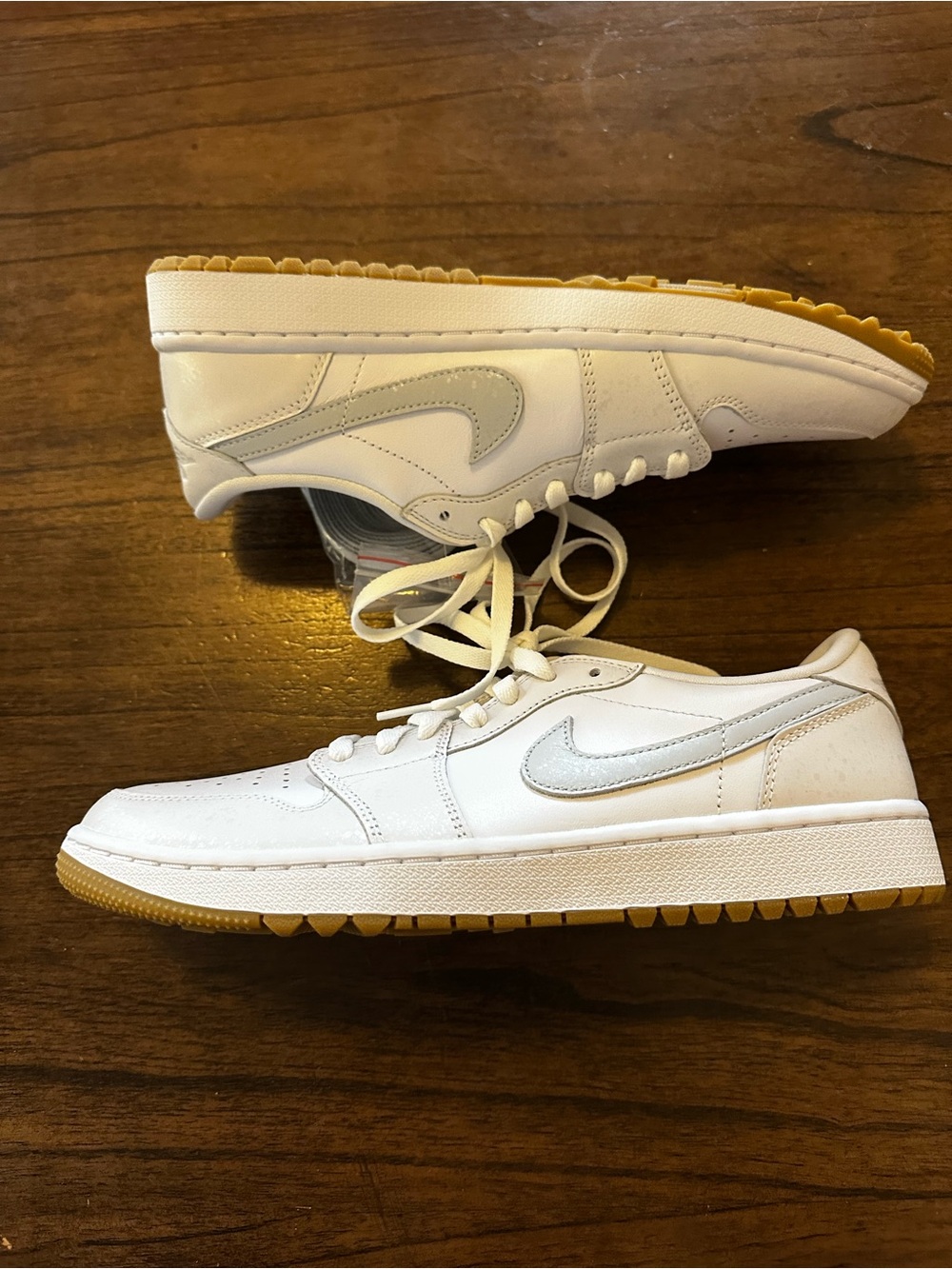 Nike Air Jordan 1 Low Golf “White Gum”
Men’s Size 9.5
Style Code: DD9315-111